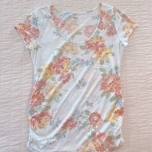 Set of 2 - Old Navy Maternity T-shirts